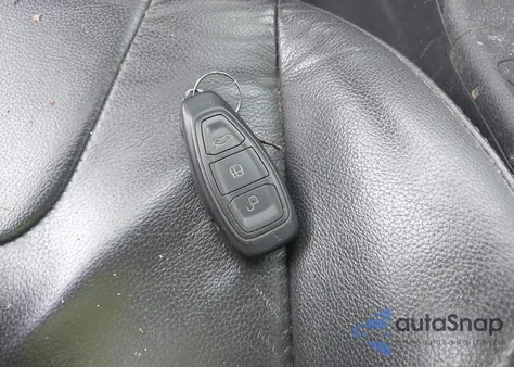 2012 Ford Focus Titanium z USA, uszkodzony, nr VIN 1FAHP3N26CL183004